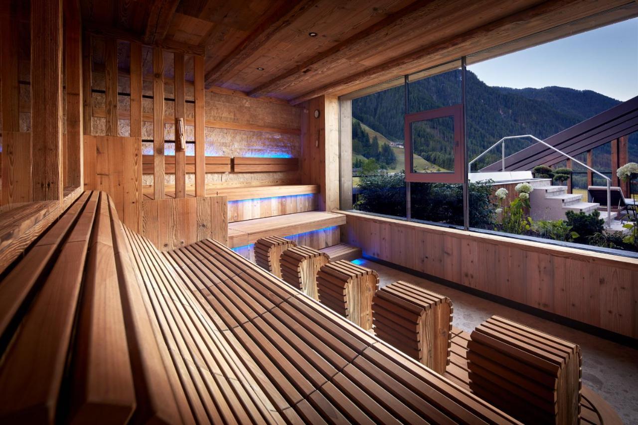 Hotel Quelle Nature SPA Resort Santa Maddalena in Casies Exterior foto