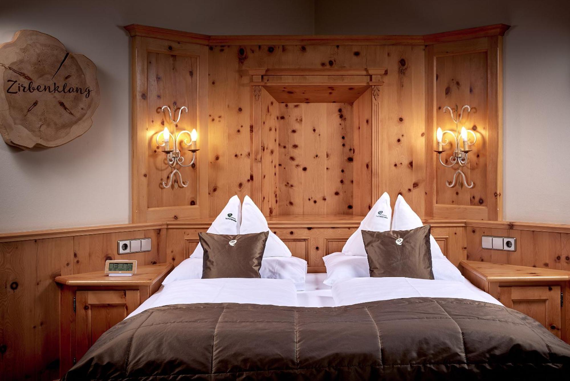 Hotel Quelle Nature SPA Resort Santa Maddalena in Casies Zimmer foto